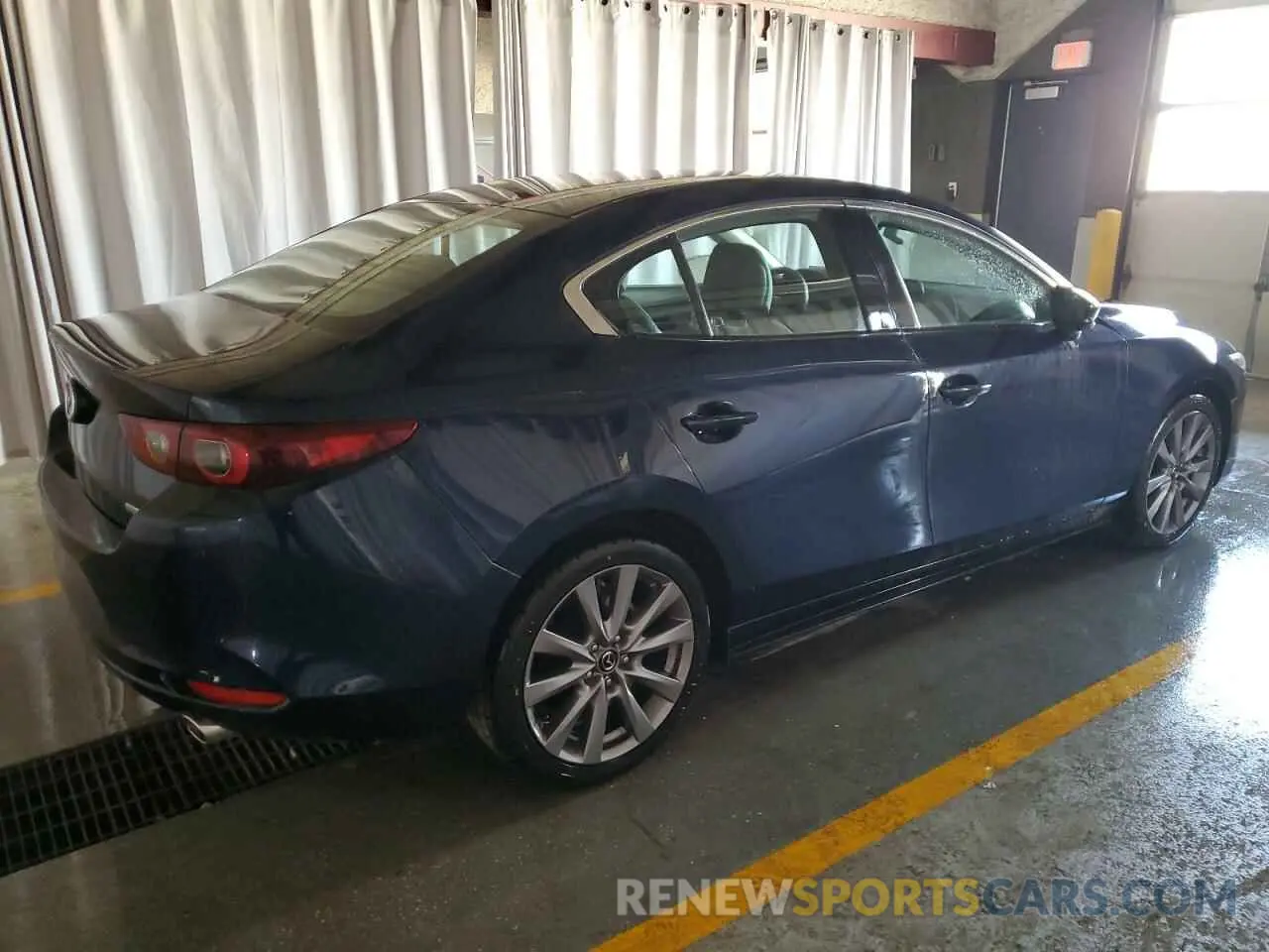 3 fotografías del automóvil dañado 3MZBPACM2RM413280 MAZDA 3 2024