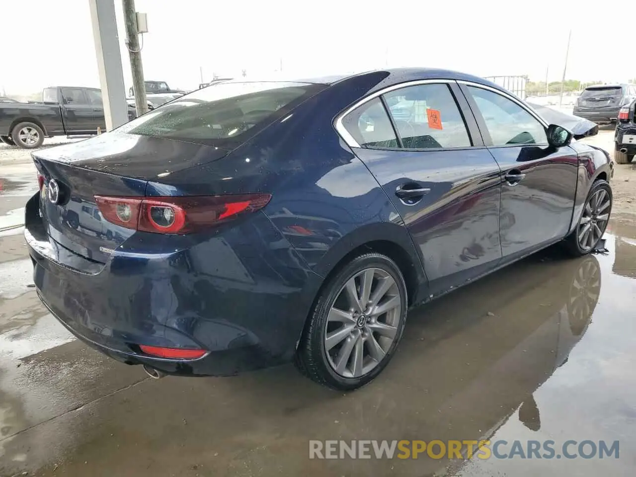 3 fotografías del automóvil dañado 3MZBPACM2RM417734 MAZDA 3 2024
