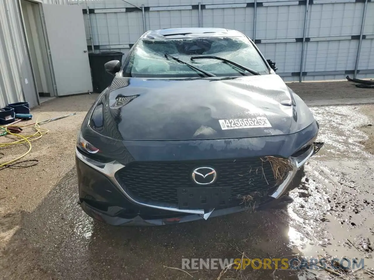 5 fotografías del automóvil dañado 3MZBPACM2RM436753 MAZDA 3 2024