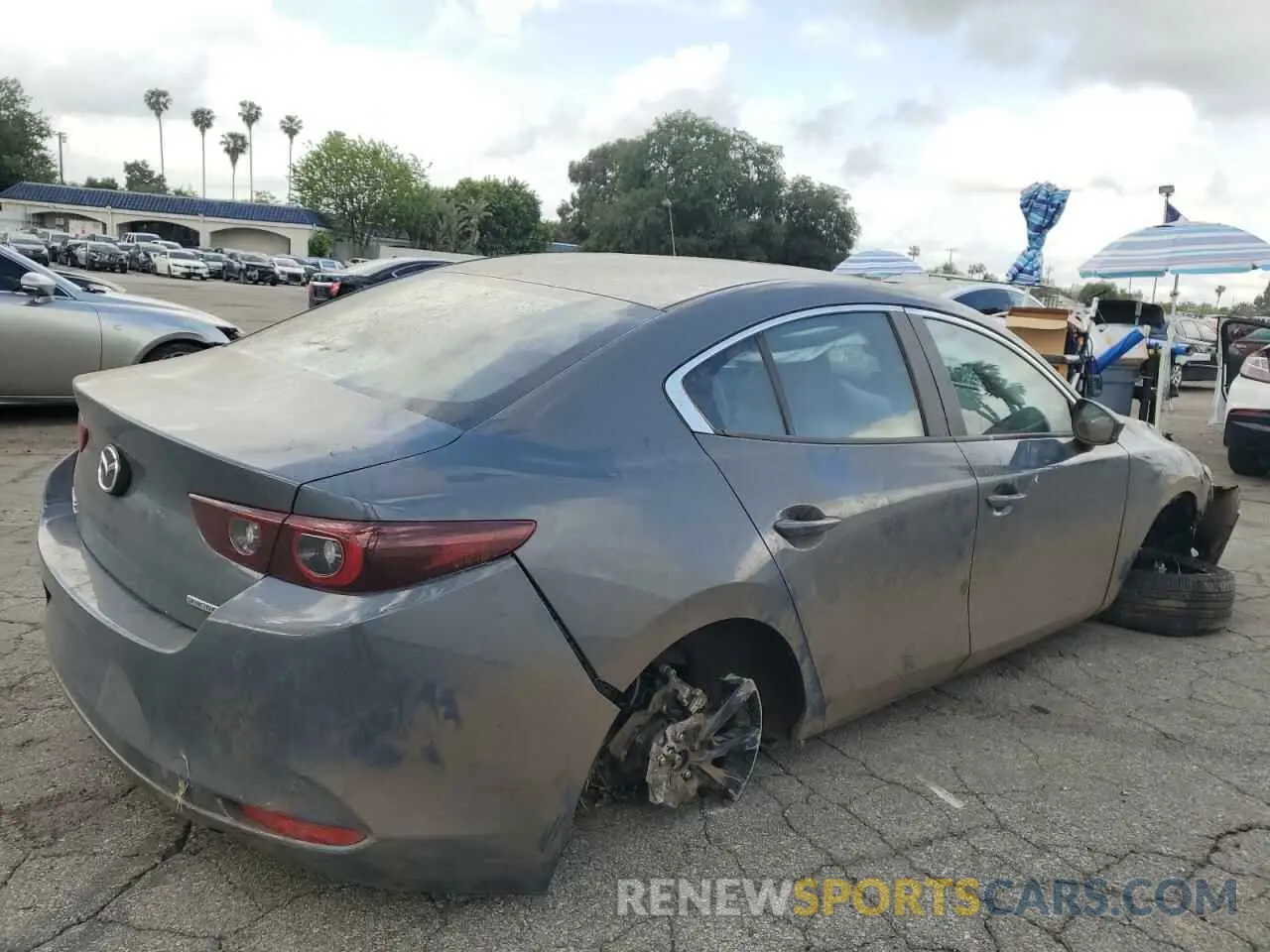 3 fotografías del automóvil dañado 3MZBPBCM0RM403689 MAZDA 3 2024