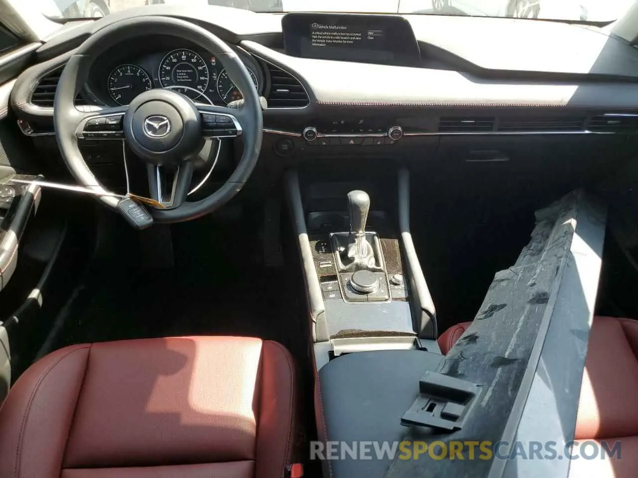 8 fotografías del automóvil dañado 3MZBPBCM0RM403689 MAZDA 3 2024