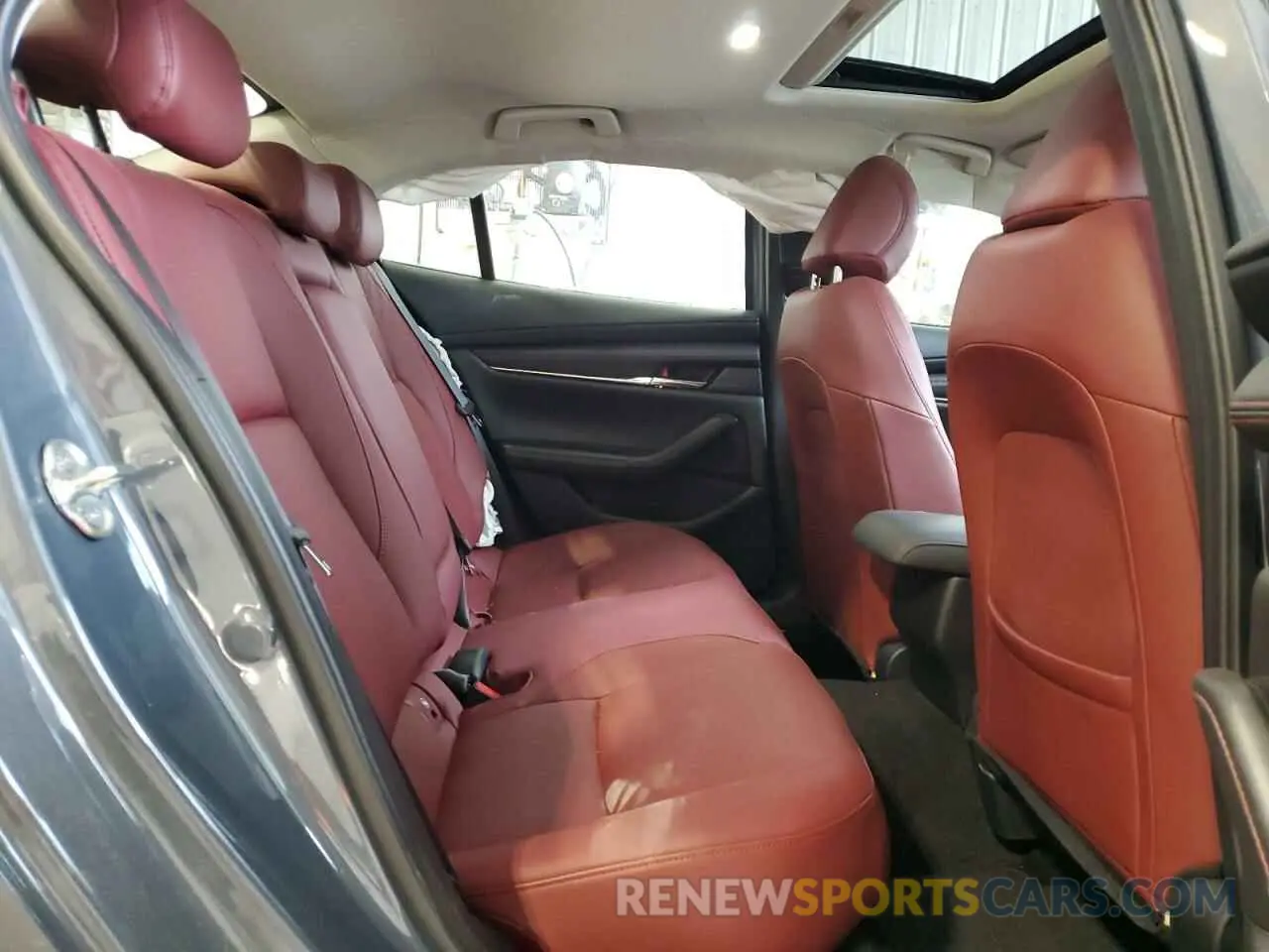 10 fotografías del automóvil dañado 3MZBPBCM6RM400019 MAZDA 3 2024