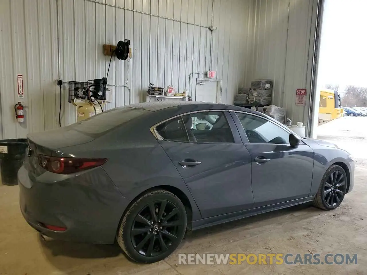 3 fotografías del automóvil dañado 3MZBPBCM6RM400019 MAZDA 3 2024