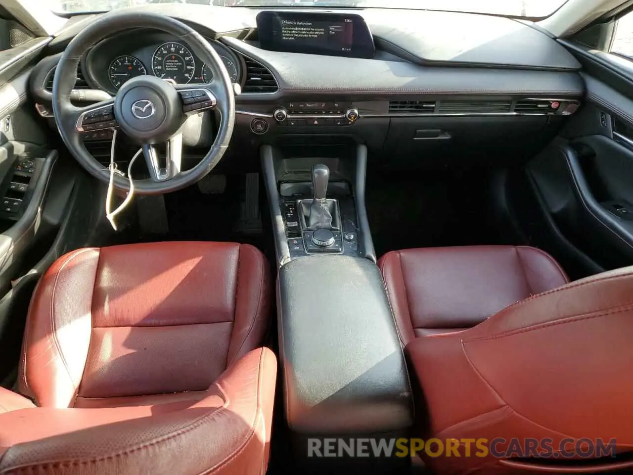 8 fotografías del automóvil dañado 3MZBPBCM7RM415645 MAZDA 3 2024