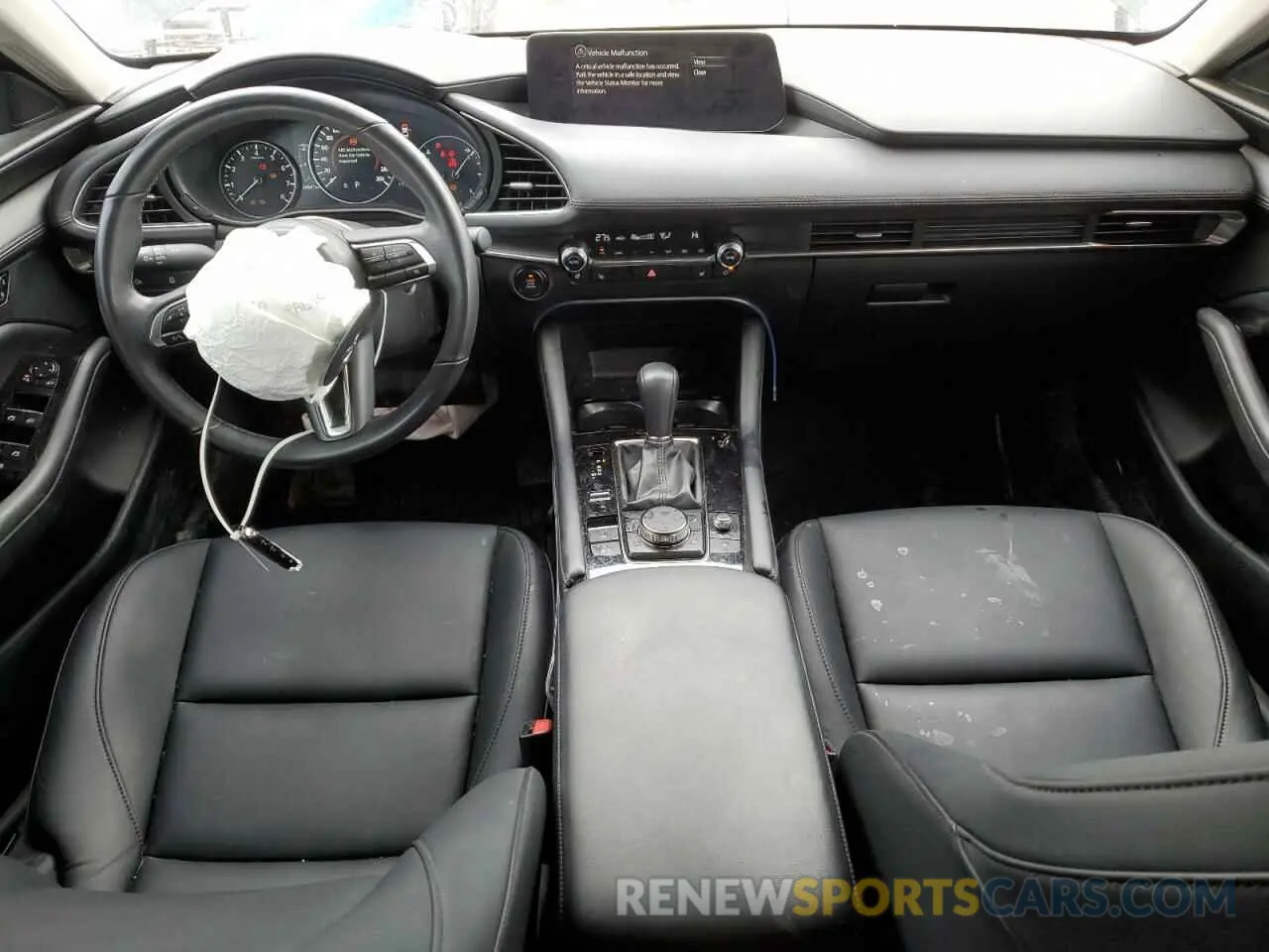8 fotografías del automóvil dañado JM1BPACM7R1717138 MAZDA 3 2024