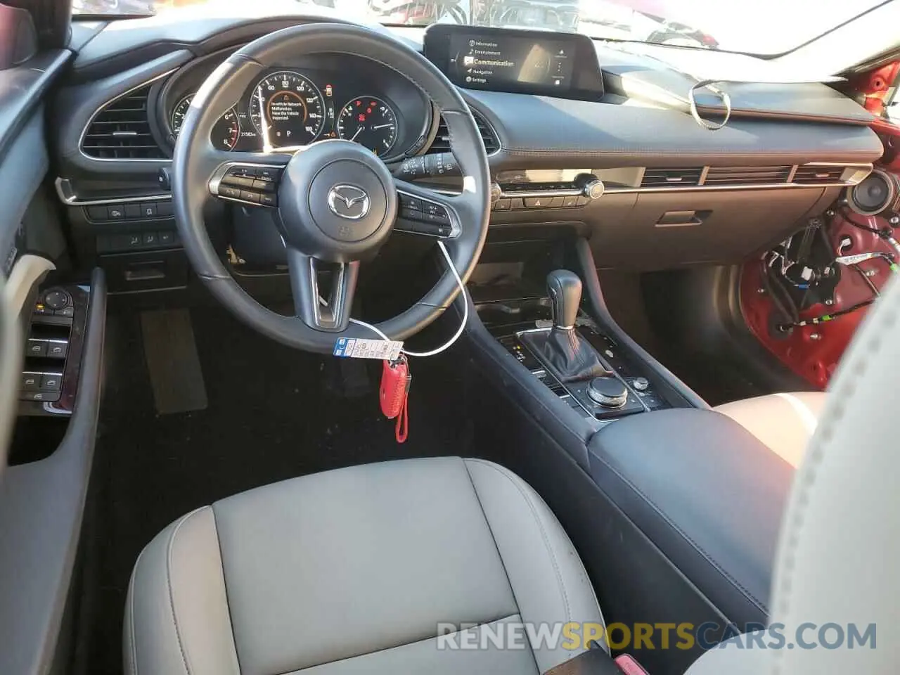 8 fotografías del automóvil dañado JM1BPALM4R1658680 MAZDA 3 2024