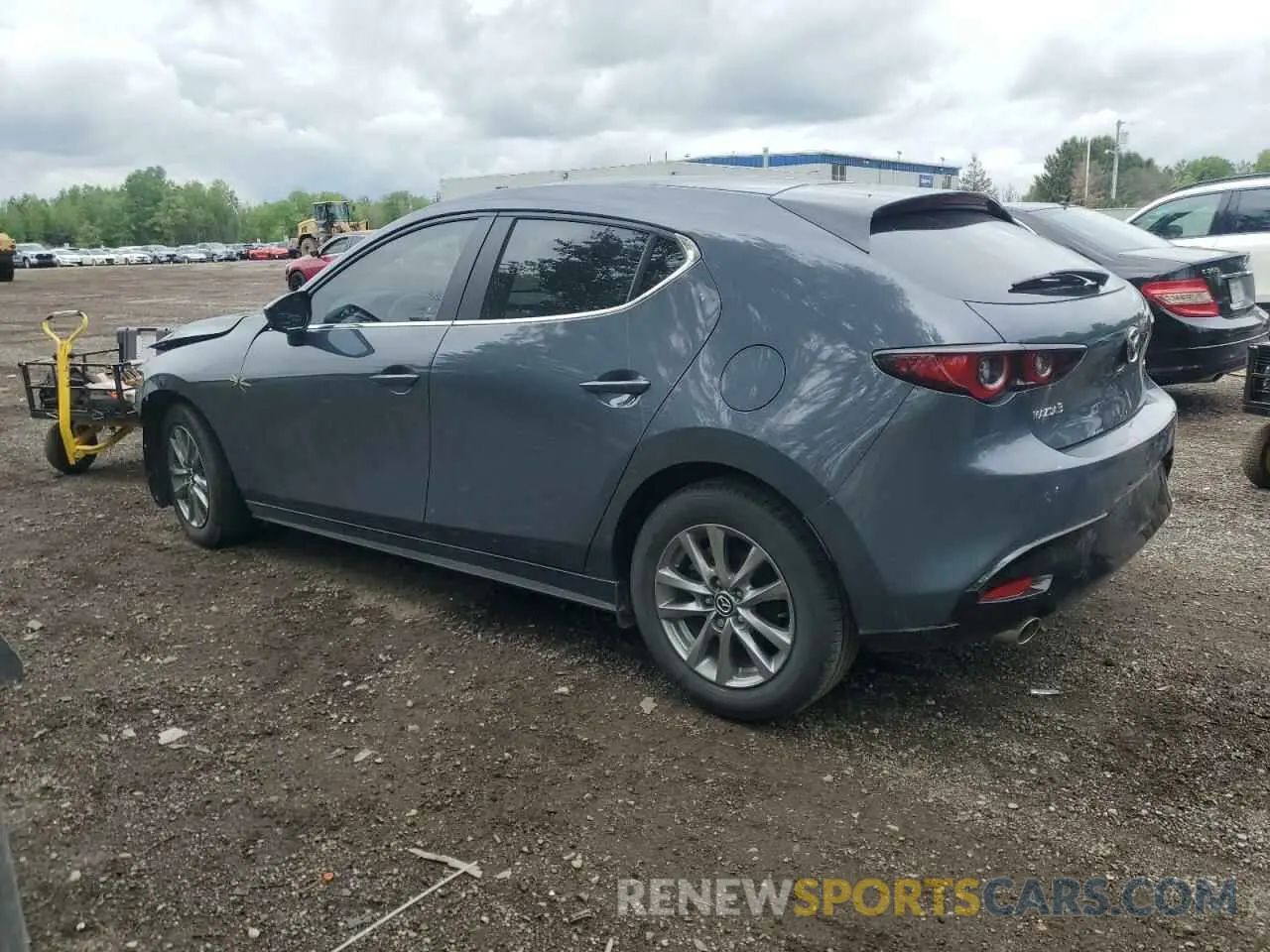 2 fotografías del automóvil dañado JM1BPALM5R1715730 MAZDA 3 2024