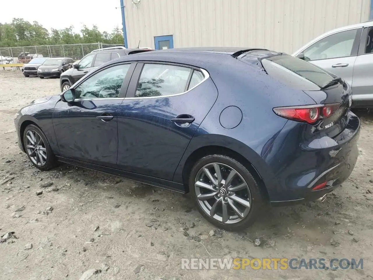 2 fotografías del automóvil dañado JM1BPALM9R1713169 MAZDA 3 2024