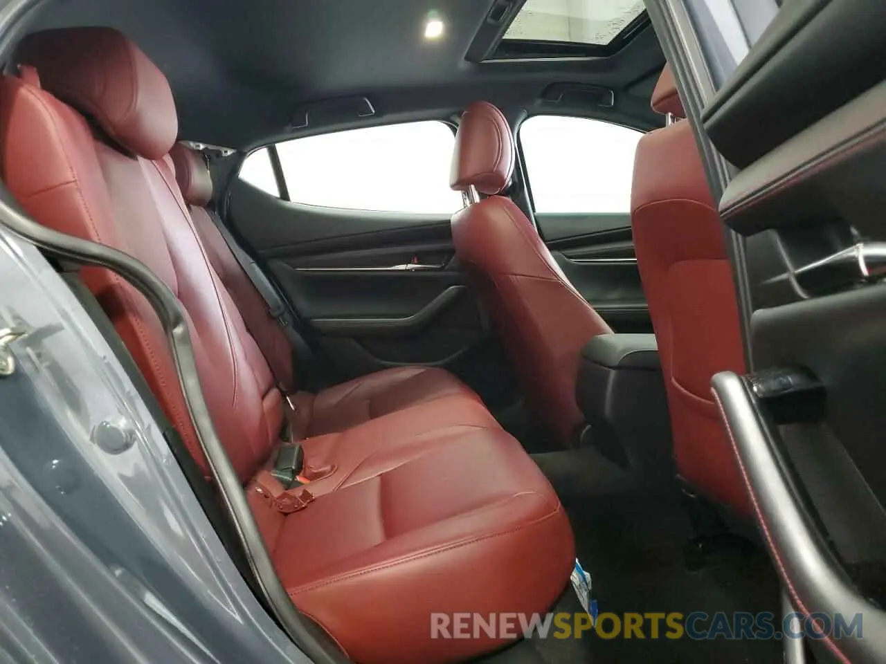 10 fotografías del automóvil dañado JM1BPBLM9R1651875 MAZDA 3 2024