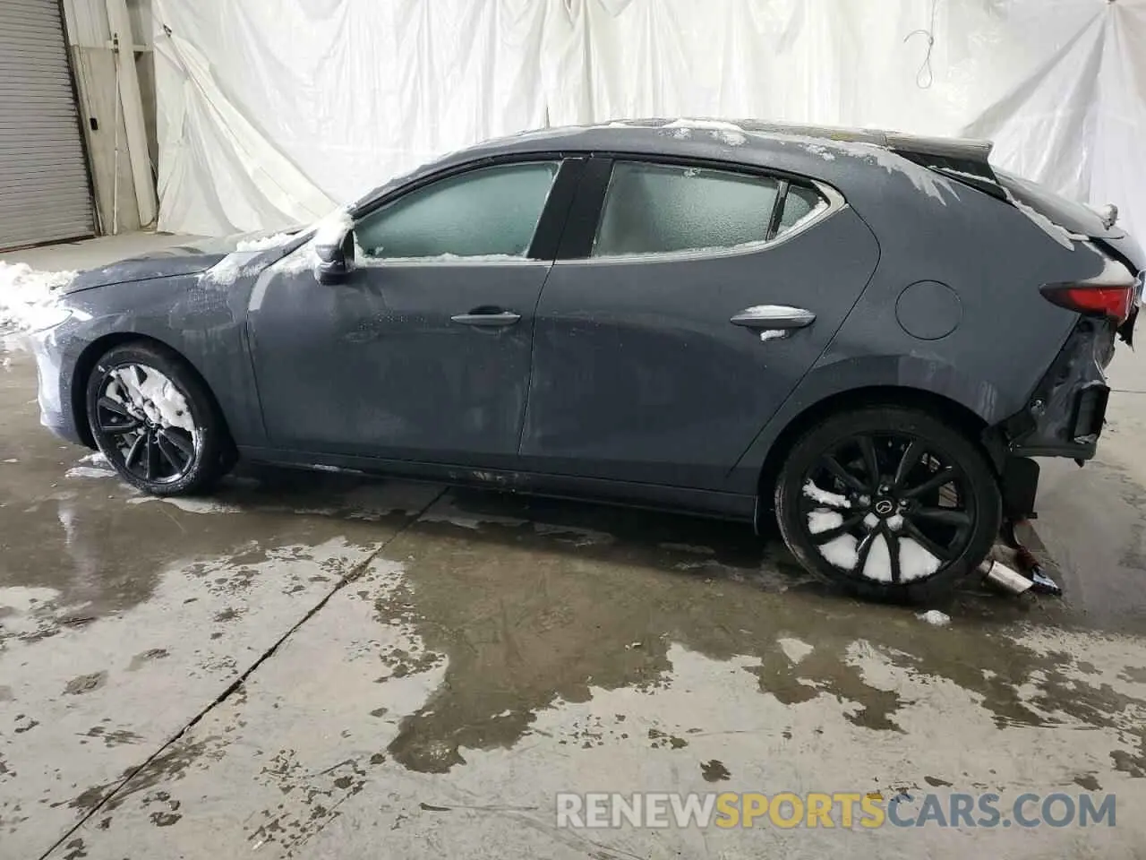 2 fotografías del automóvil dañado JM1BPBLM9R1651875 MAZDA 3 2024