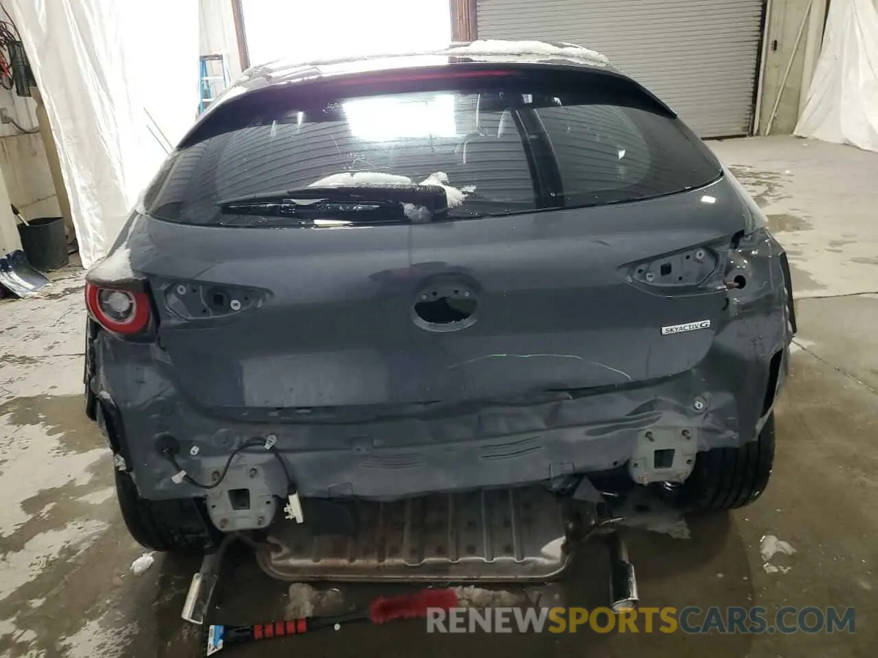 6 fotografías del automóvil dañado JM1BPBLM9R1651875 MAZDA 3 2024