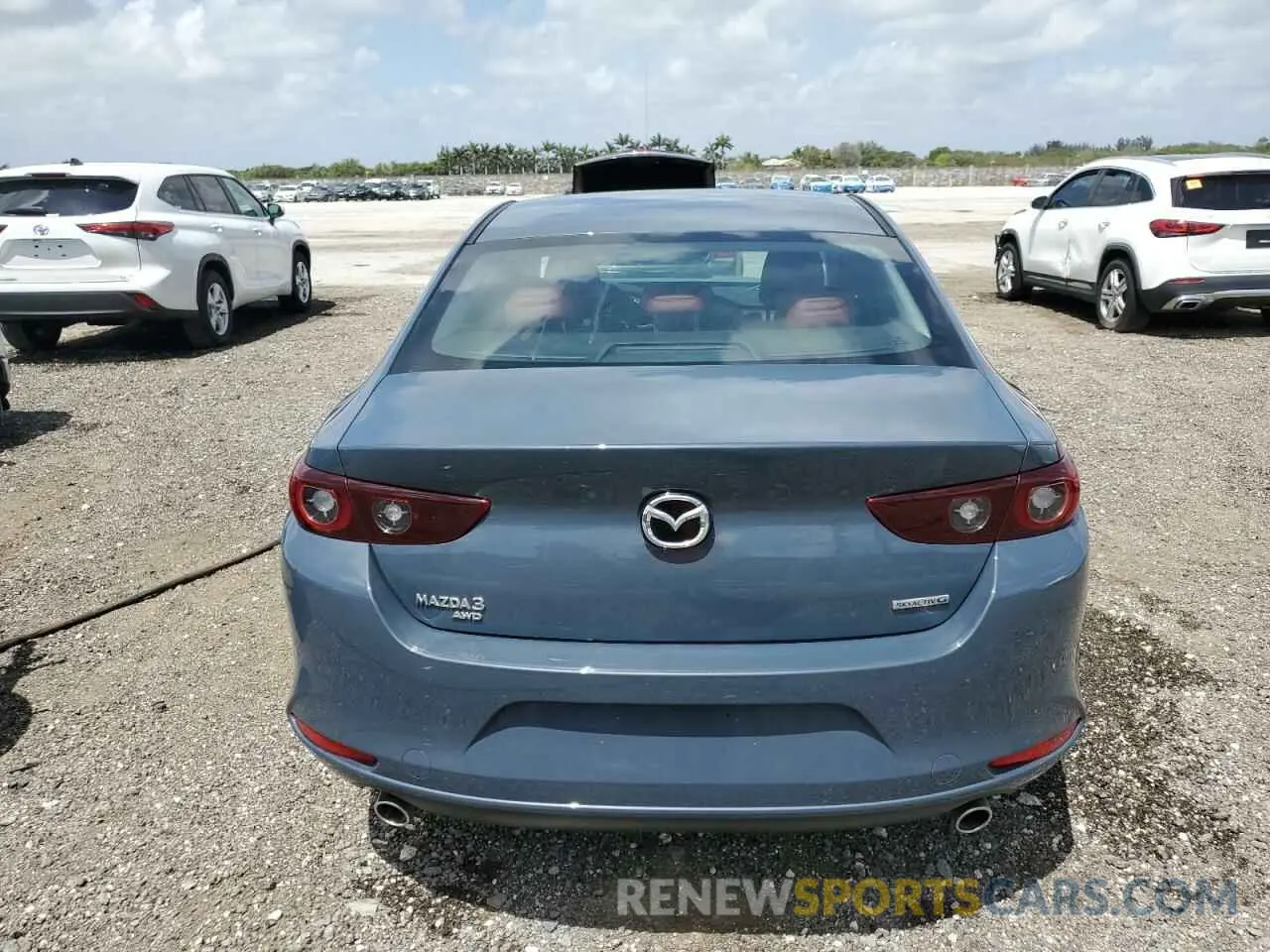 6 fotografías del automóvil dañado 3MZBPBCM2SM455573 MAZDA 3 2025