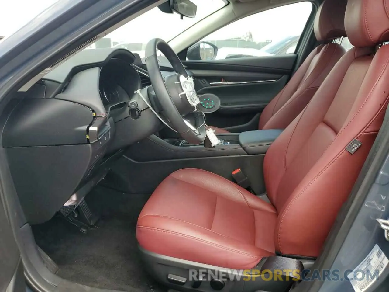 7 fotografías del automóvil dañado 3MZBPBCM2SM455573 MAZDA 3 2025