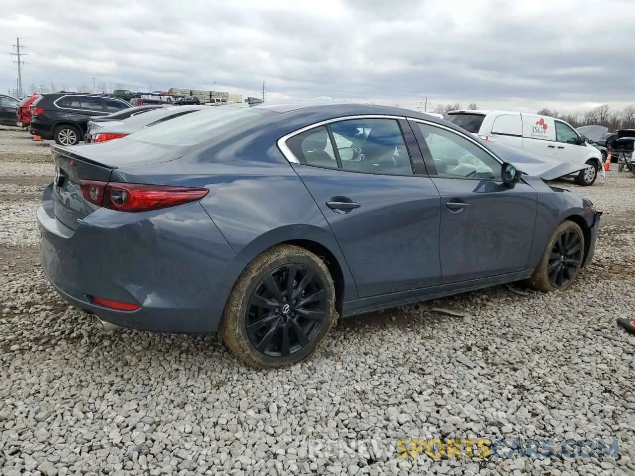 3 fotografías del automóvil dañado 3MZBPBEY1SM450218 MAZDA 3 2025