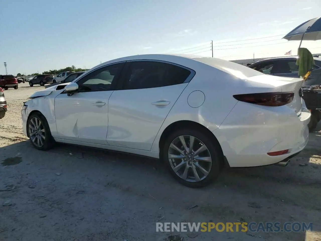 2 fotografías del automóvil dañado JM1BPACM9S1764810 MAZDA 3 2025
