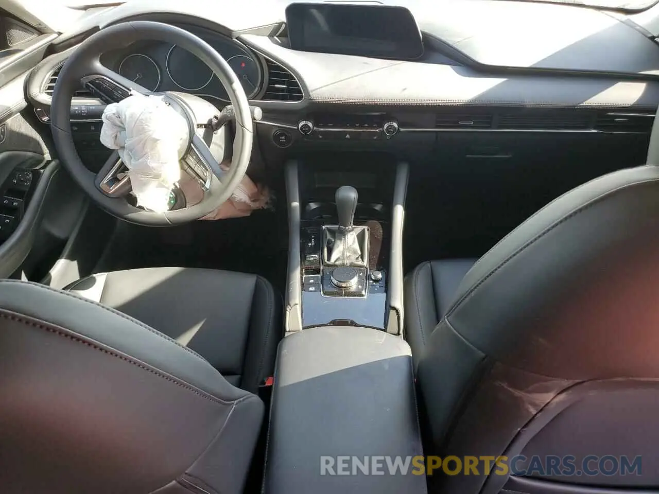 8 fotografías del automóvil dañado JM1BPACM9S1764810 MAZDA 3 2025