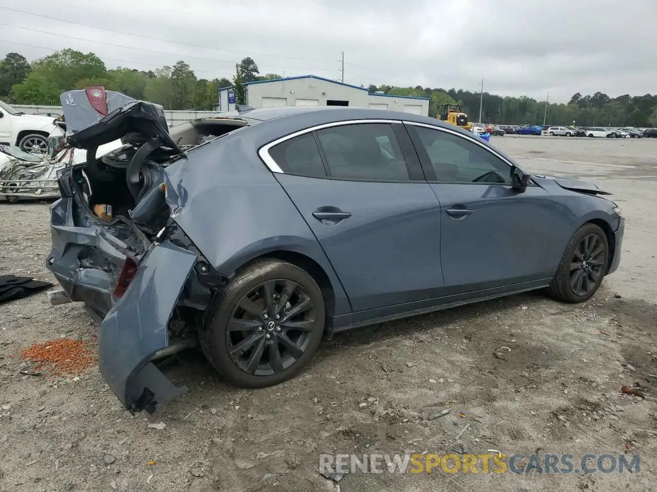 3 fotografías del automóvil dañado JM1BPBEY5S1762106 MAZDA 3 2025