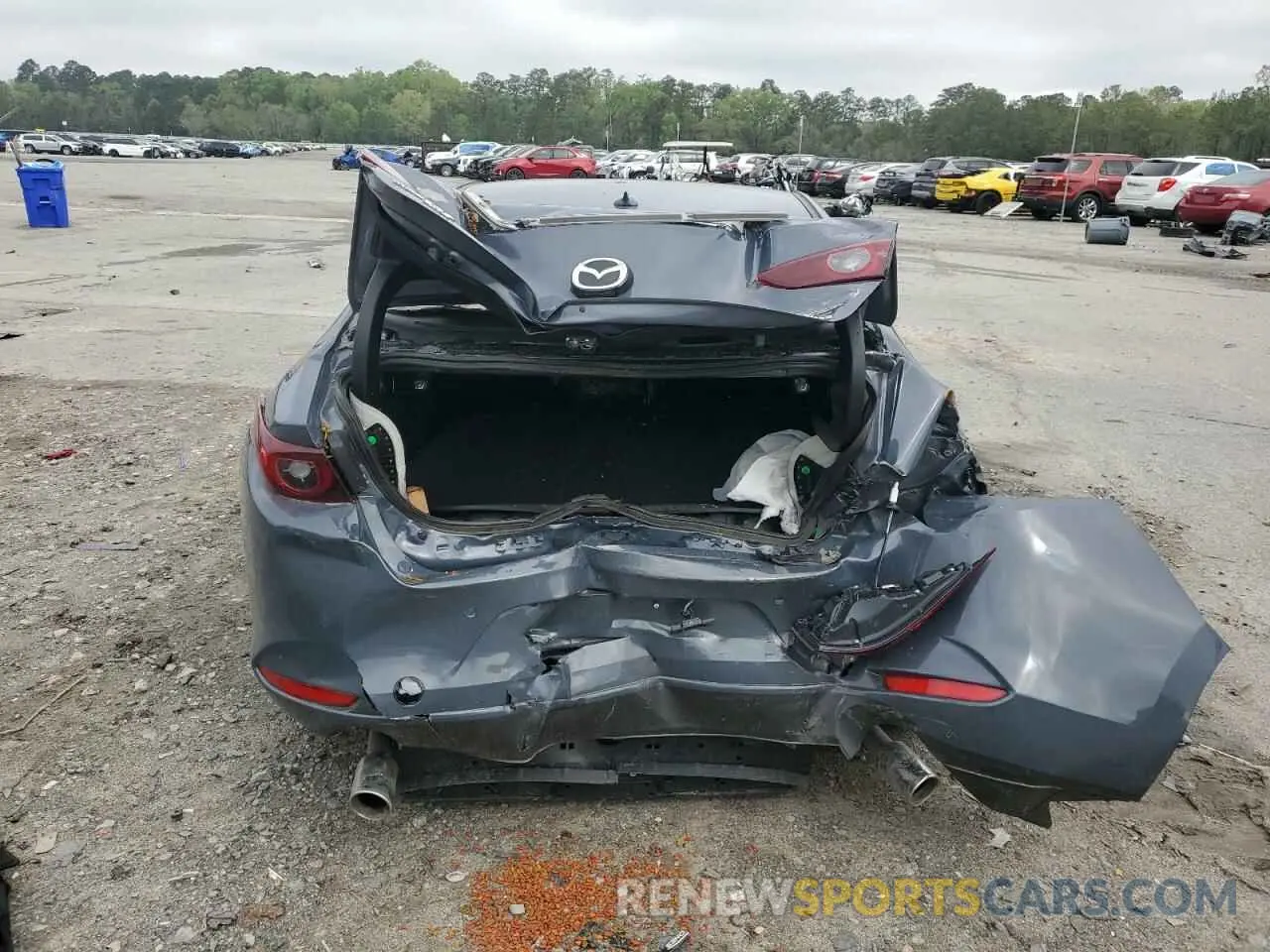 6 fotografías del automóvil dañado JM1BPBEY5S1762106 MAZDA 3 2025