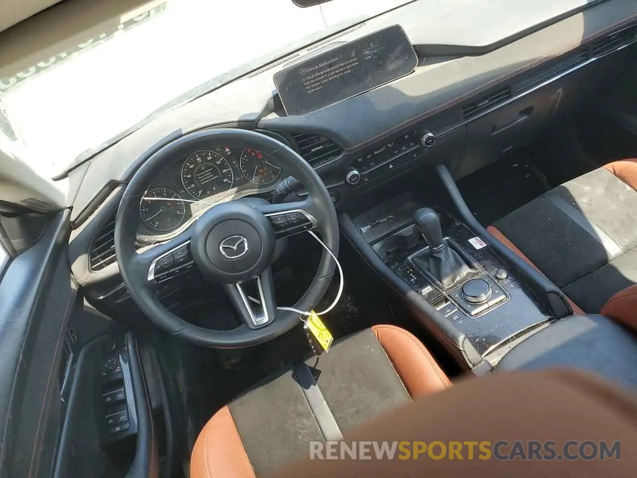8 fotografías del automóvil dañado 3MZBPBXYXRM403017 MAZDA 3 CARBON T 2024