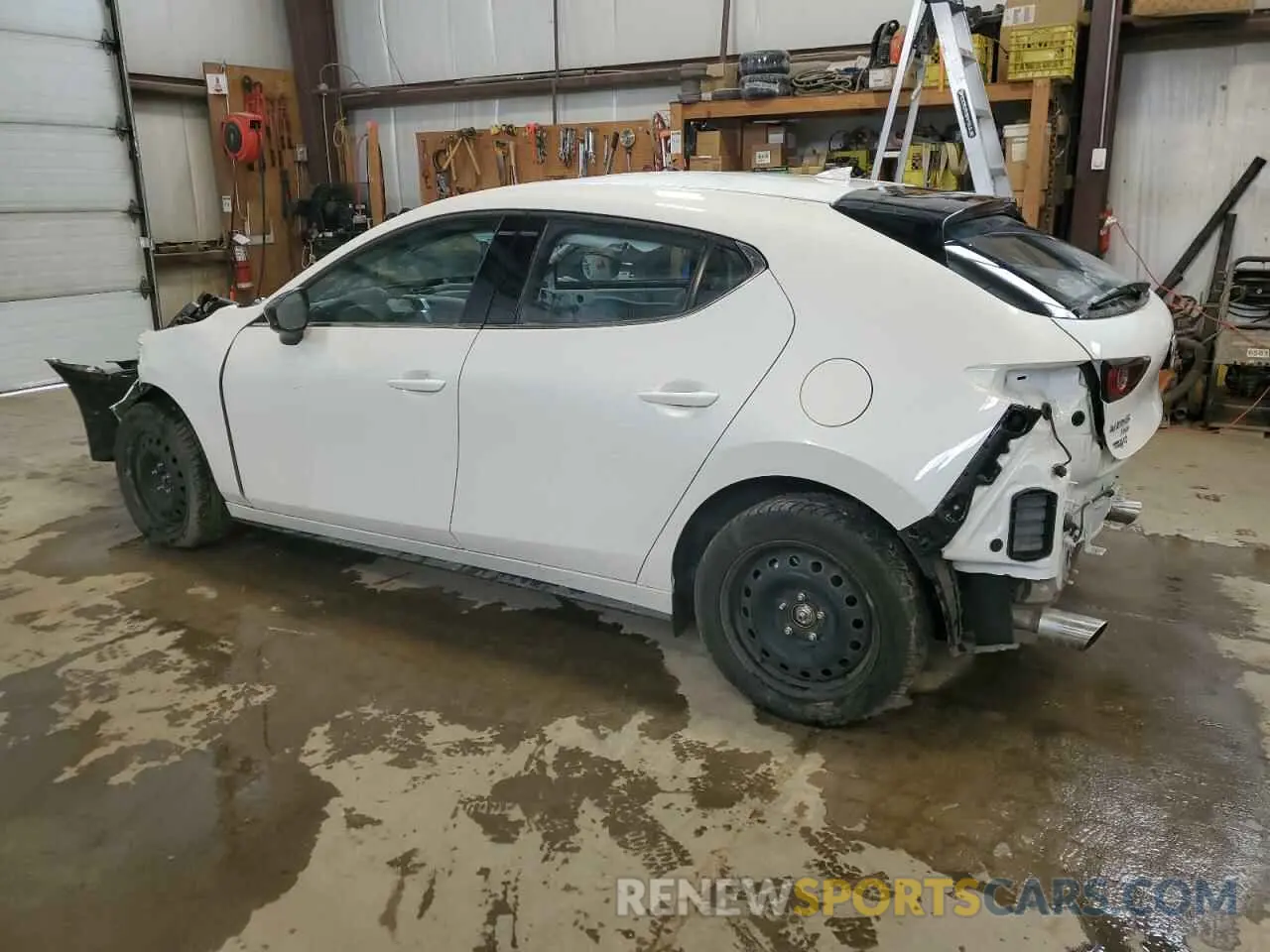 2 fotografías del automóvil dañado JM1BPBMY7R1717826 MAZDA 3 GT 2024