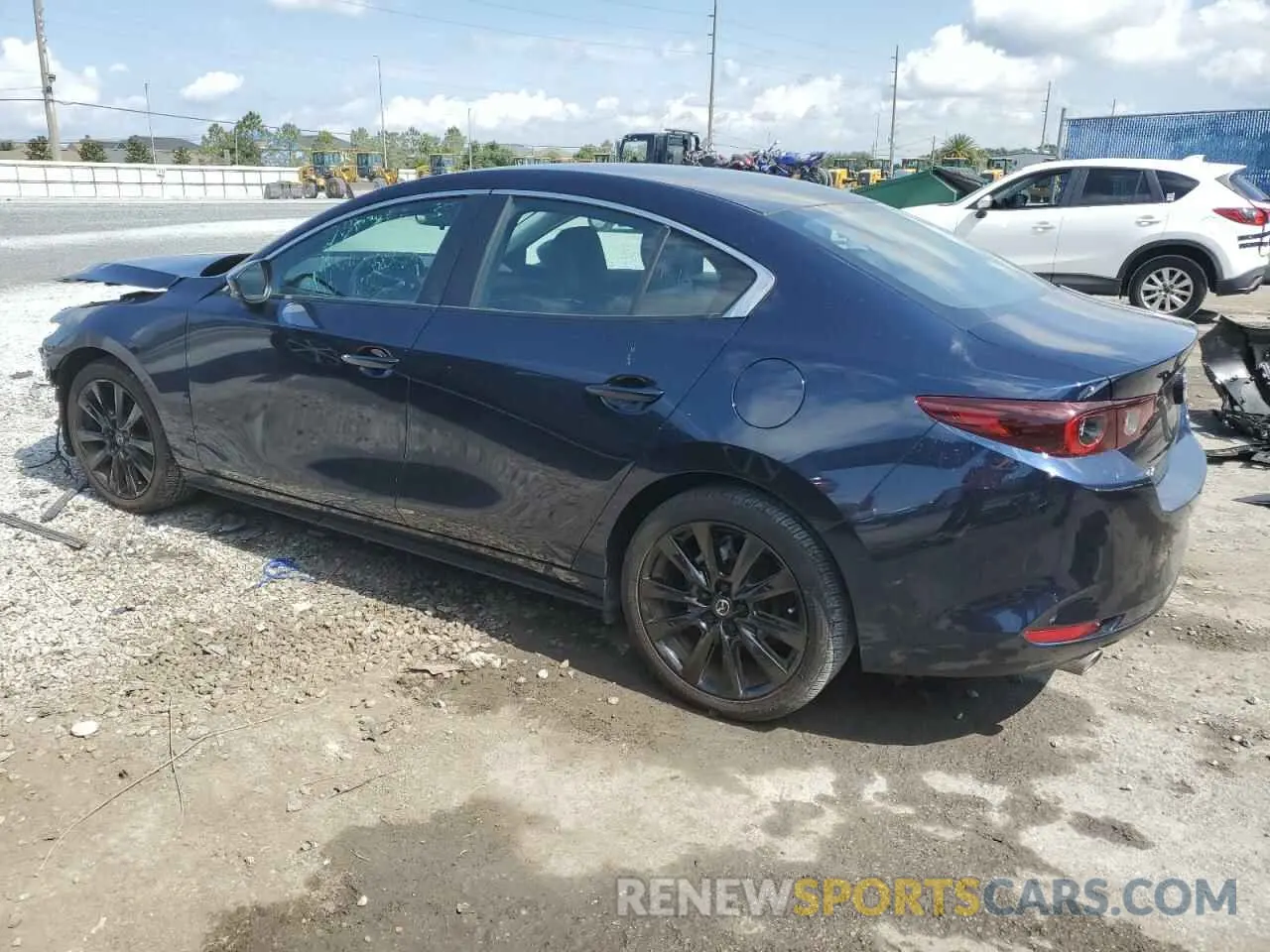 2 fotografías del automóvil dañado 3MZBPABM4RM420488 MAZDA 3 SELECT S 2024