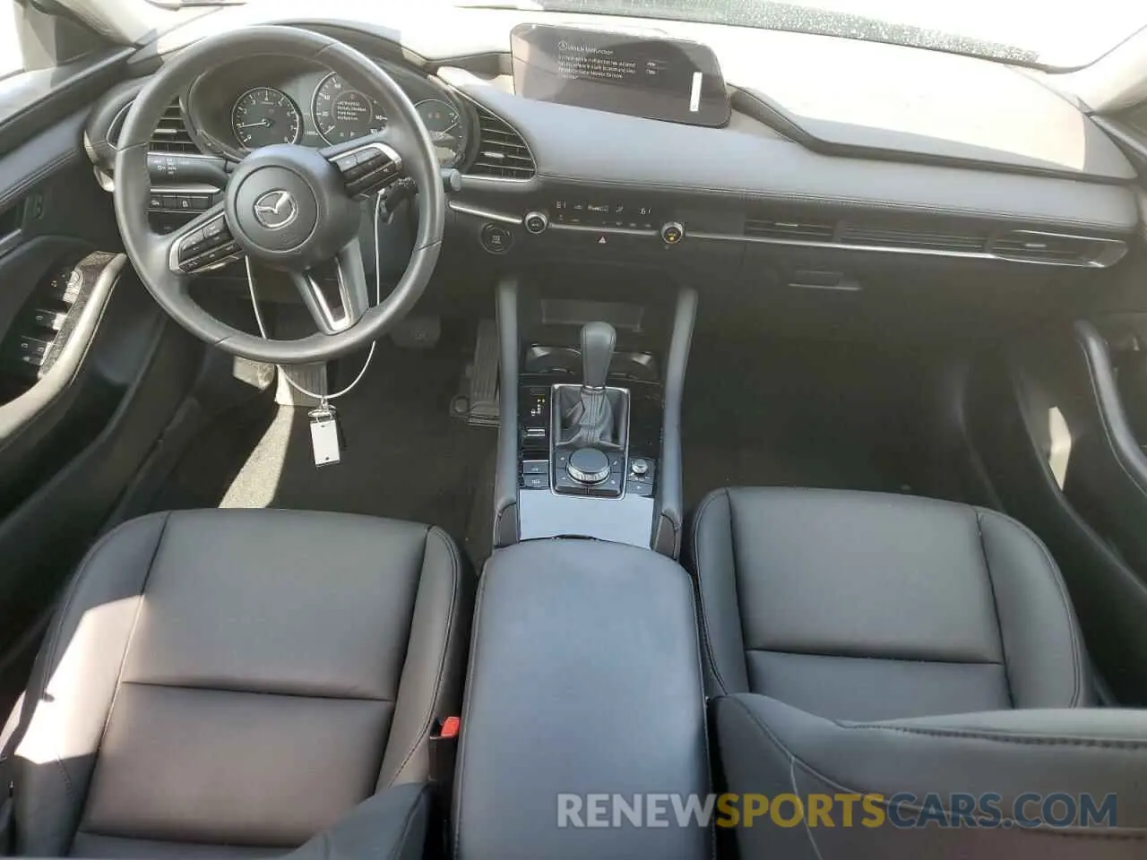 8 fotografías del automóvil dañado 3MZBPABM4RM420488 MAZDA 3 SELECT S 2024