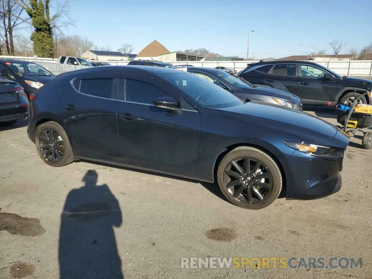 4 fotografías del automóvil dañado JM1BPAKM8R1720406 MAZDA 3 SELECT S 2024