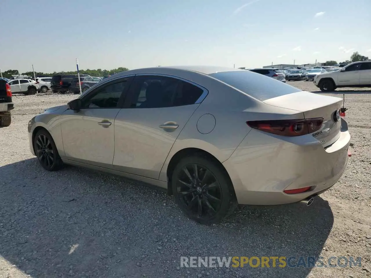 2 fotografías del automóvil dañado 3MZBPABMXSM458958 MAZDA 3 SELECT S 2025