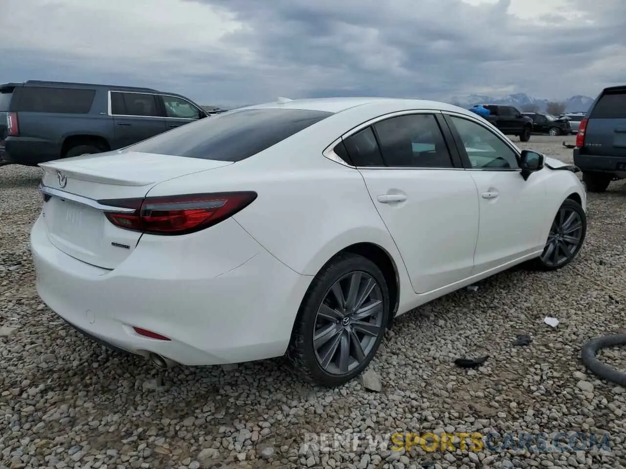 3 fotografías del automóvil dañado JM1GL1TY8K1506394 MAZDA 6 2019