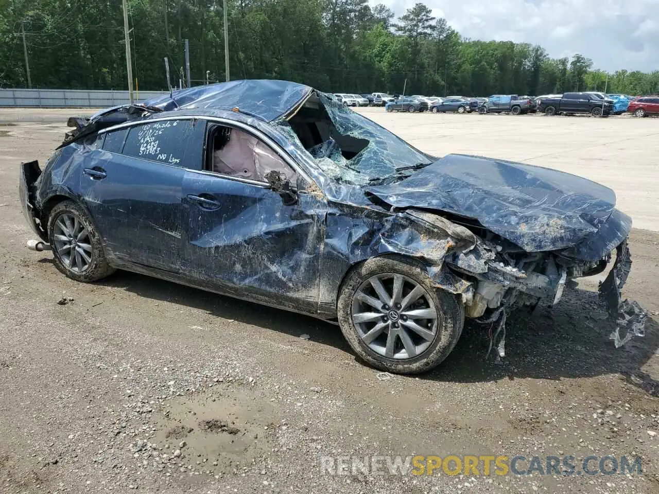 4 fotografías del automóvil dañado JM1GL1UM5L1517883 MAZDA 6 2020