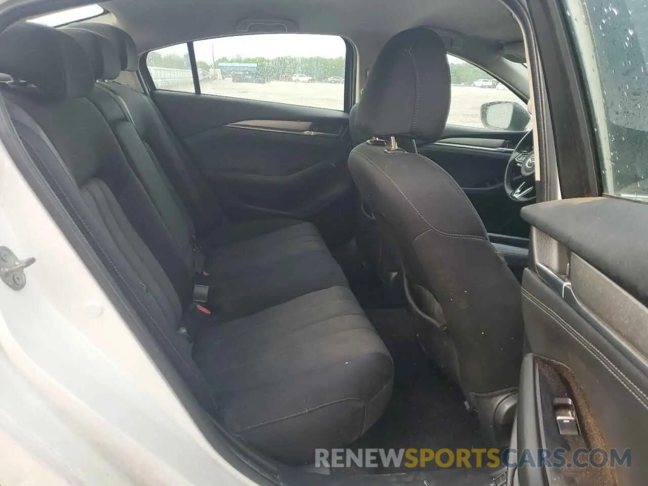 10 fotografías del automóvil dañado JM1GL1UM8L1518381 MAZDA 6 2020