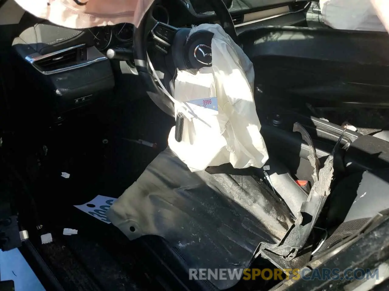 8 fotografías del automóvil dañado JM1GL1VM2L1524921 MAZDA 6 2020