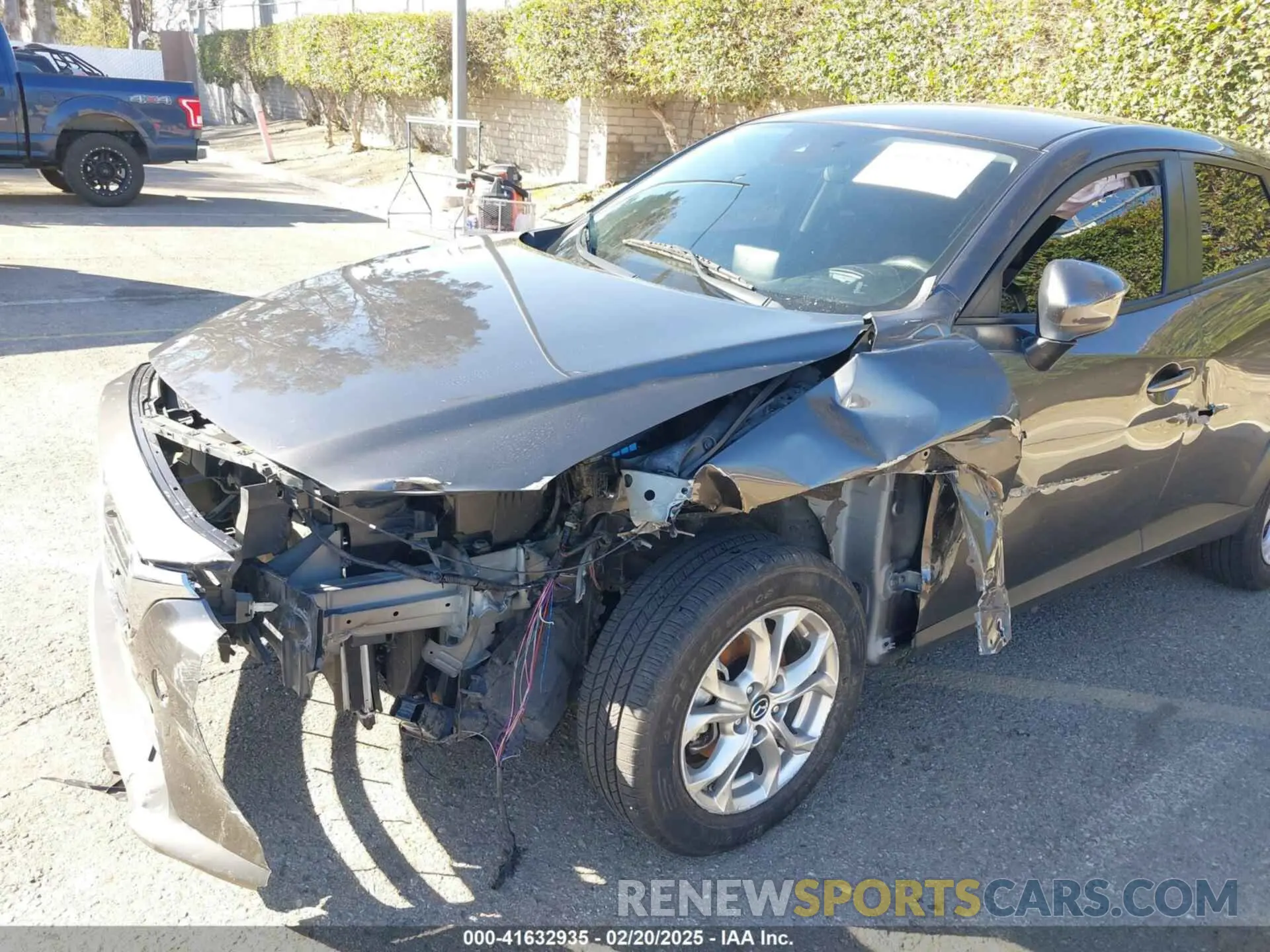 6 fotografías del automóvil dañado JM1DKDB70K1445493 MAZDA CX-3 2019