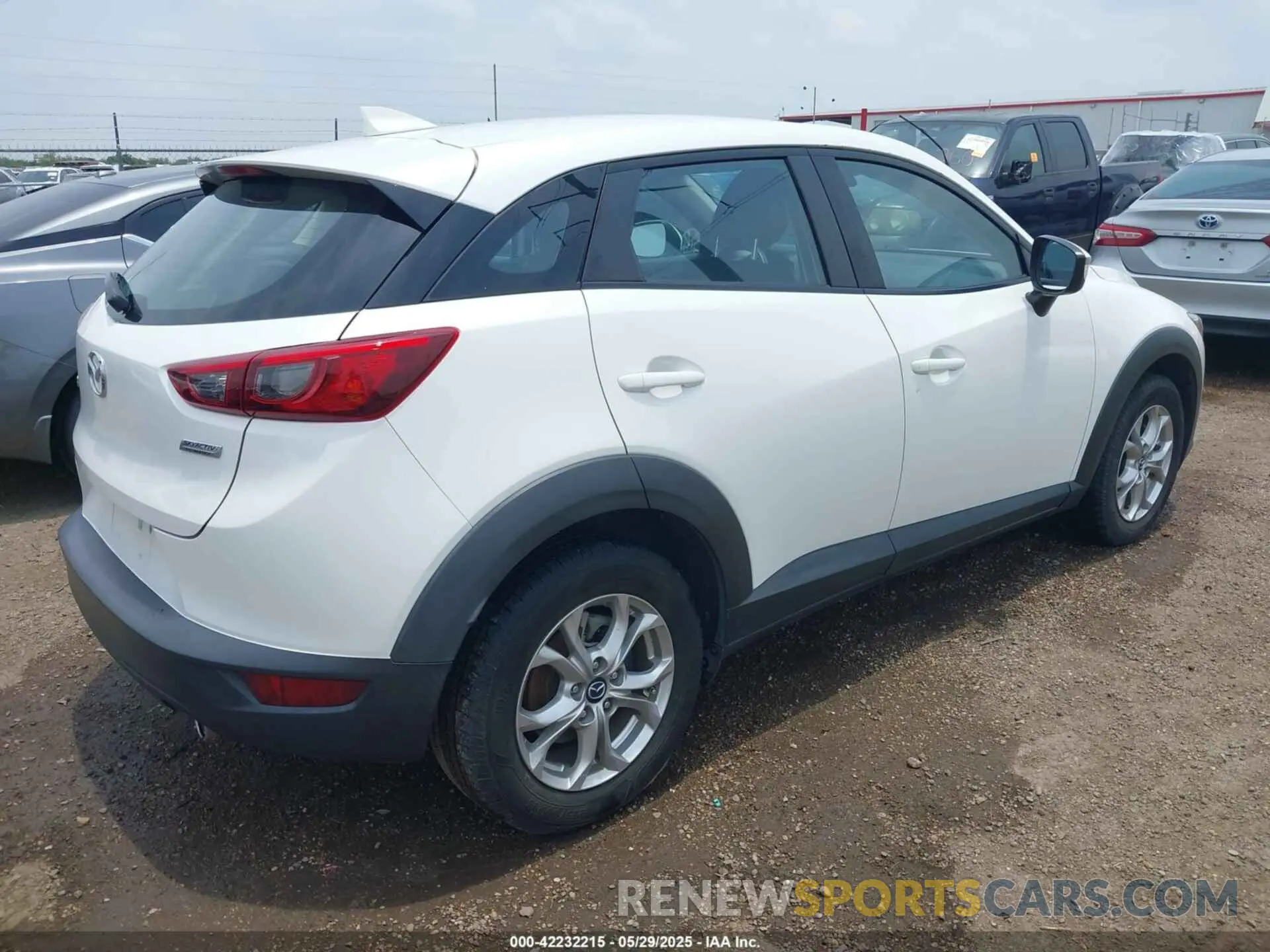 4 fotografías del automóvil dañado JM1DKDB71K1459192 MAZDA CX-3 2019