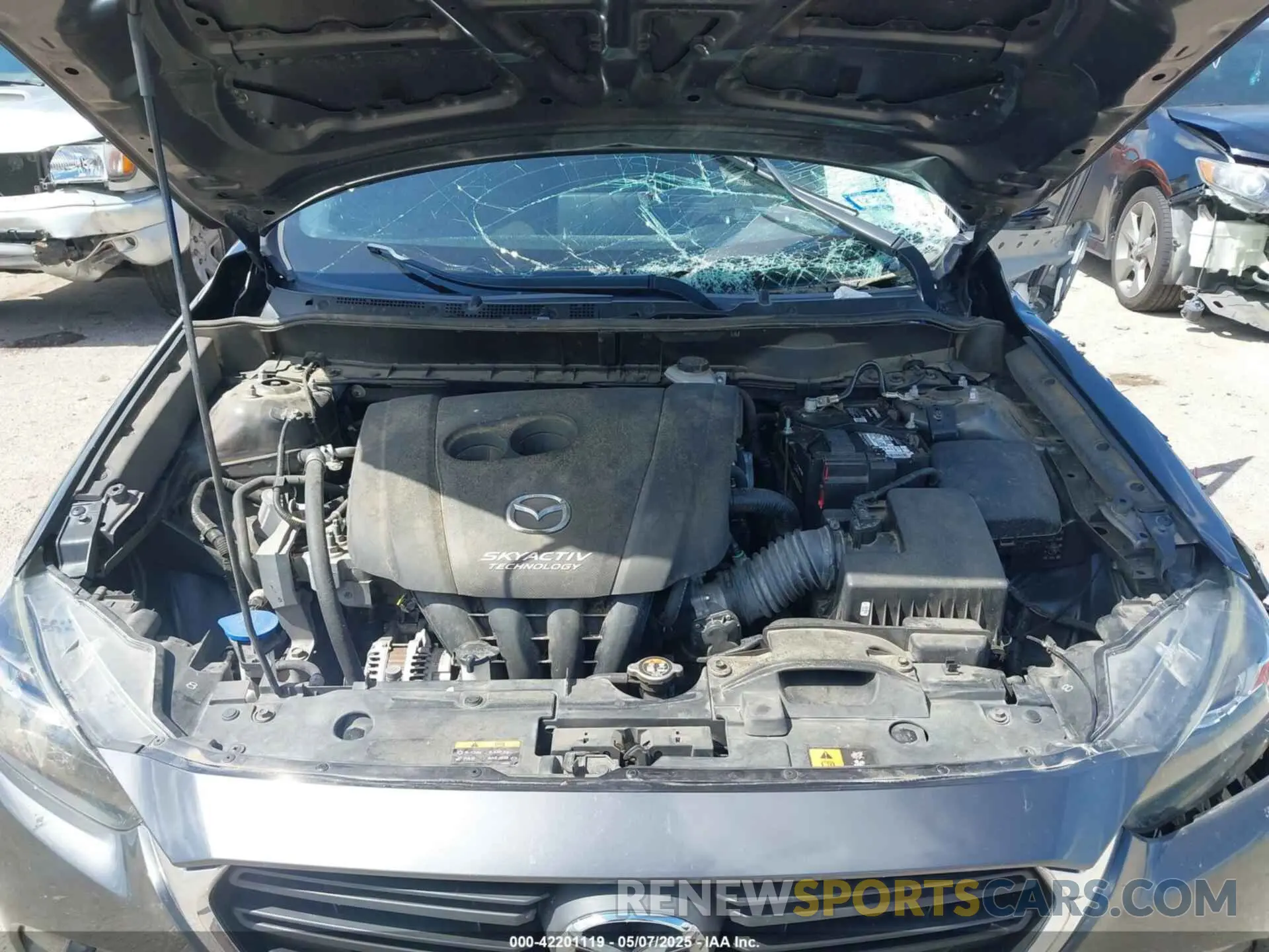 10 fotografías del automóvil dañado JM1DKDB72K1451649 MAZDA CX-3 2019