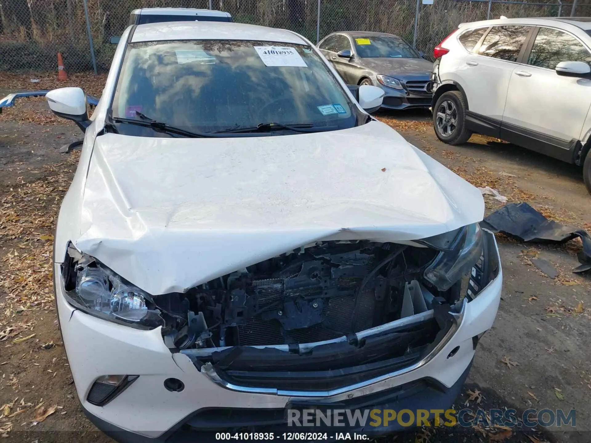 12 fotografías del automóvil dañado JM1DKDB73K1409779 MAZDA CX-3 2019