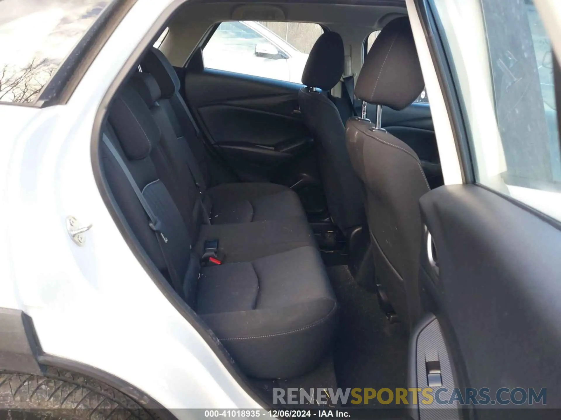 8 fotografías del automóvil dañado JM1DKDB73K1409779 MAZDA CX-3 2019