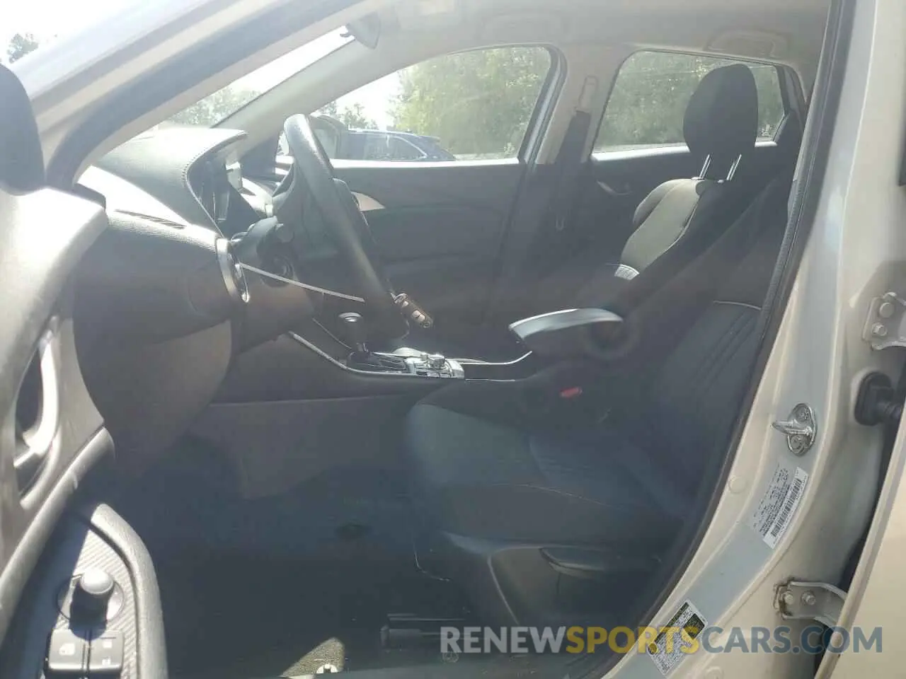 7 fotografías del automóvil dañado JM1DKDB73K1461235 MAZDA CX-3 2019