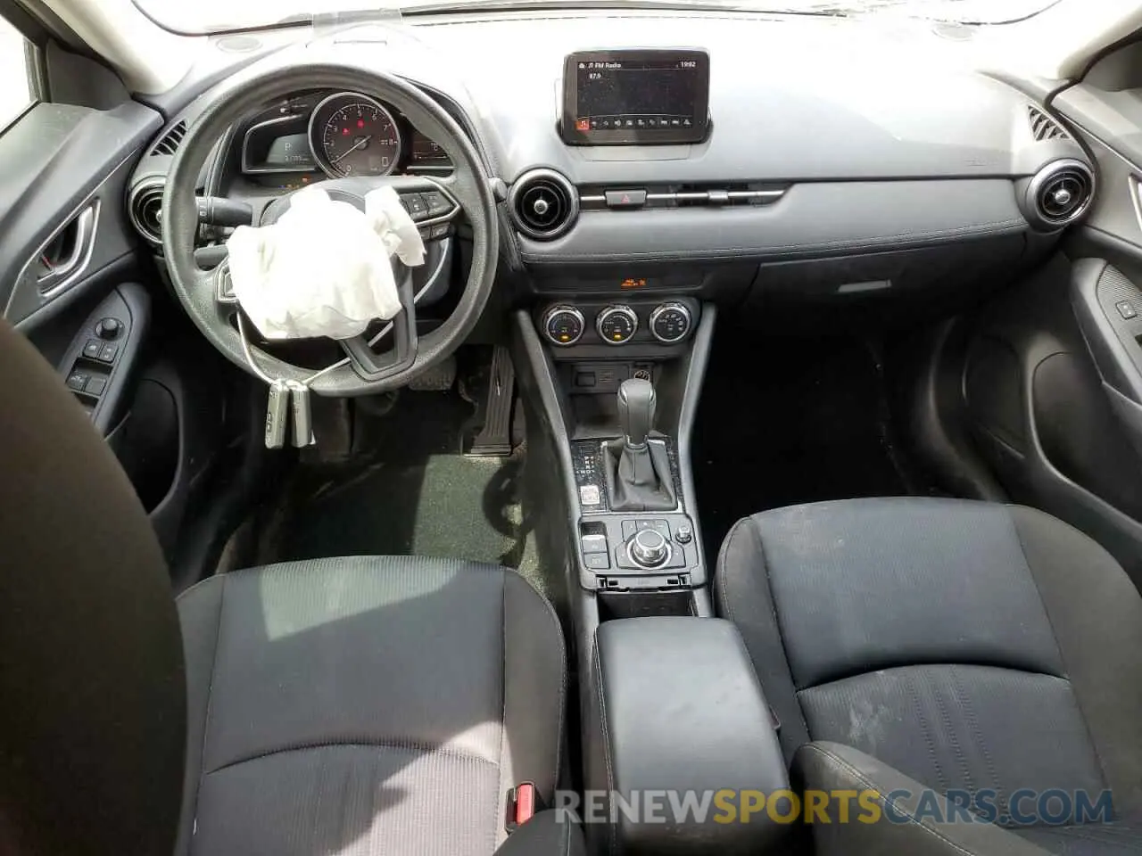 8 fotografías del automóvil dañado JM1DKDB74K1458991 MAZDA CX-3 2019