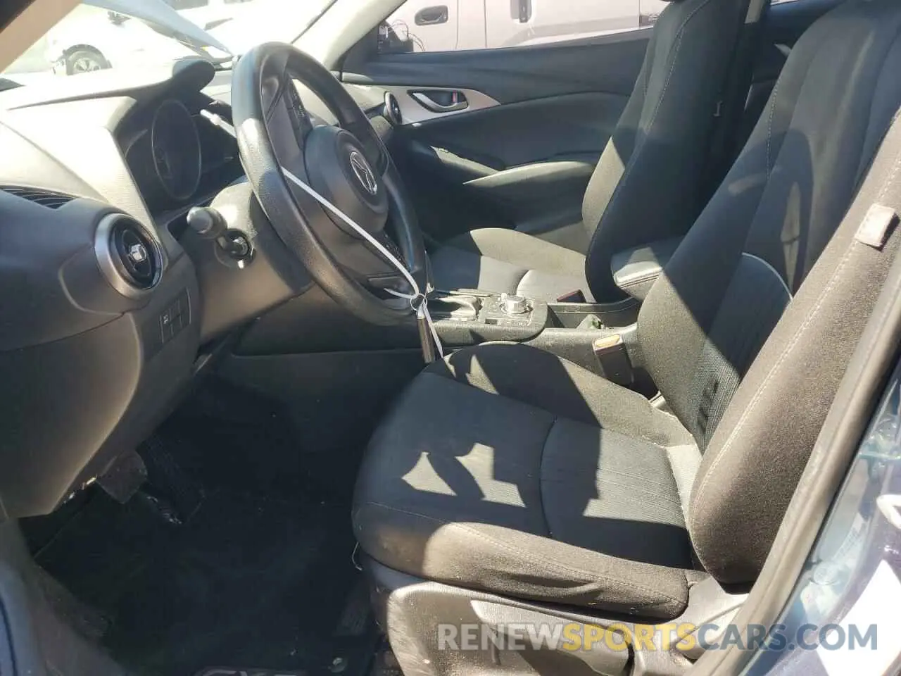 7 fotografías del automóvil dañado JM1DKDB79K0432117 MAZDA CX-3 2019