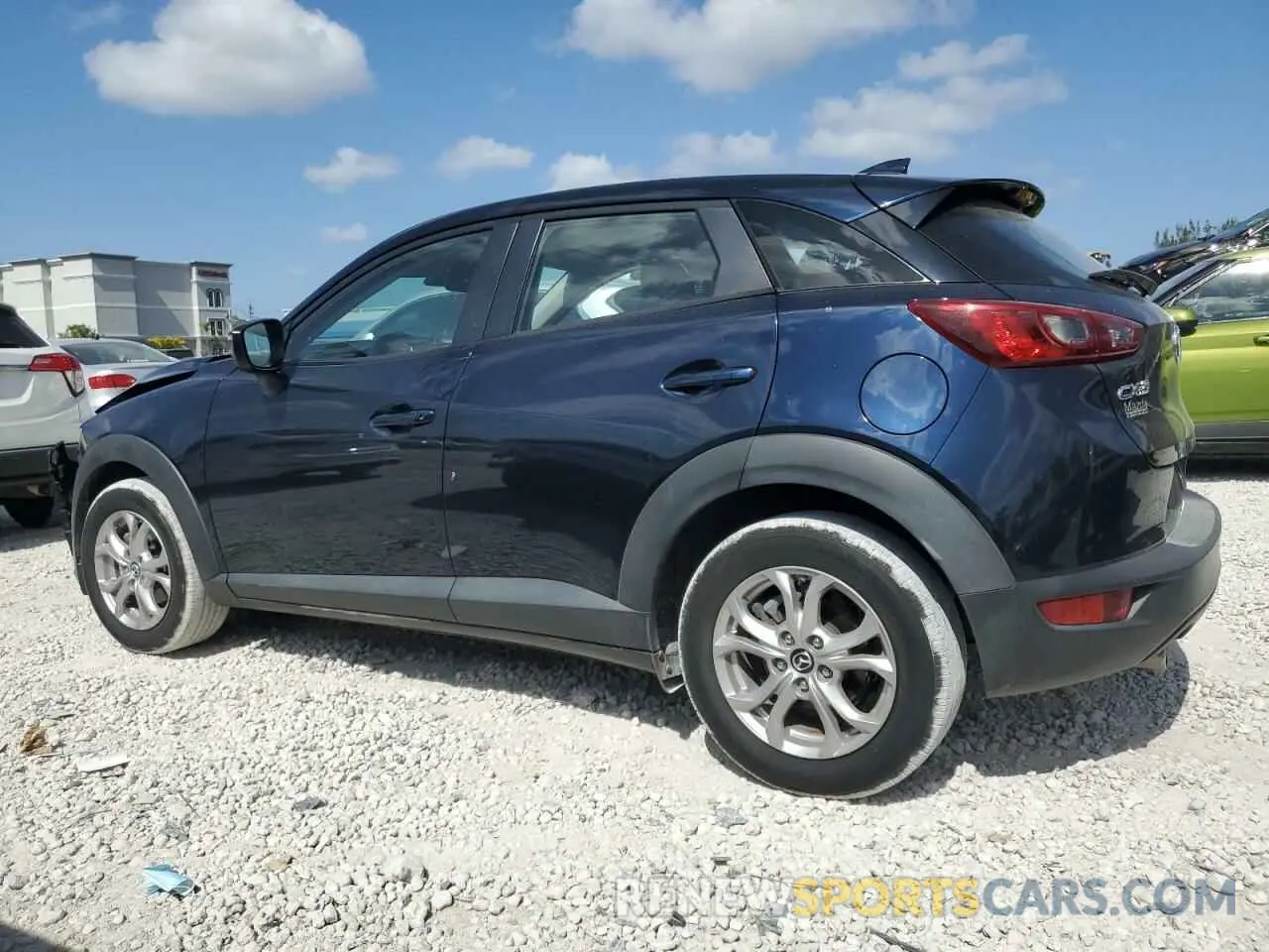 2 fotografías del automóvil dañado JM1DKDB7XK1454217 MAZDA CX-3 2019