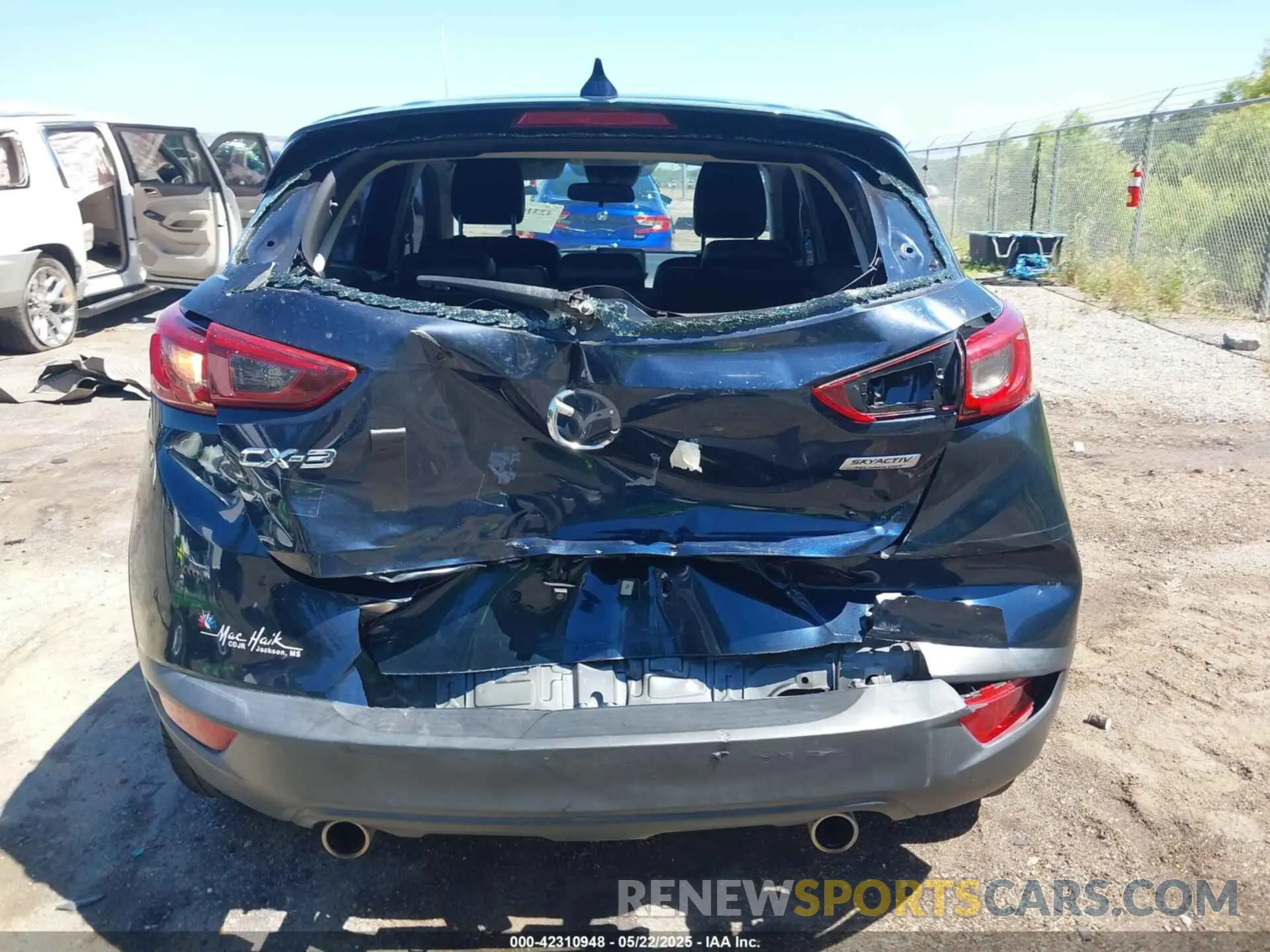 16 fotografías del automóvil dañado JM1DKDC72K0402522 MAZDA CX-3 2019