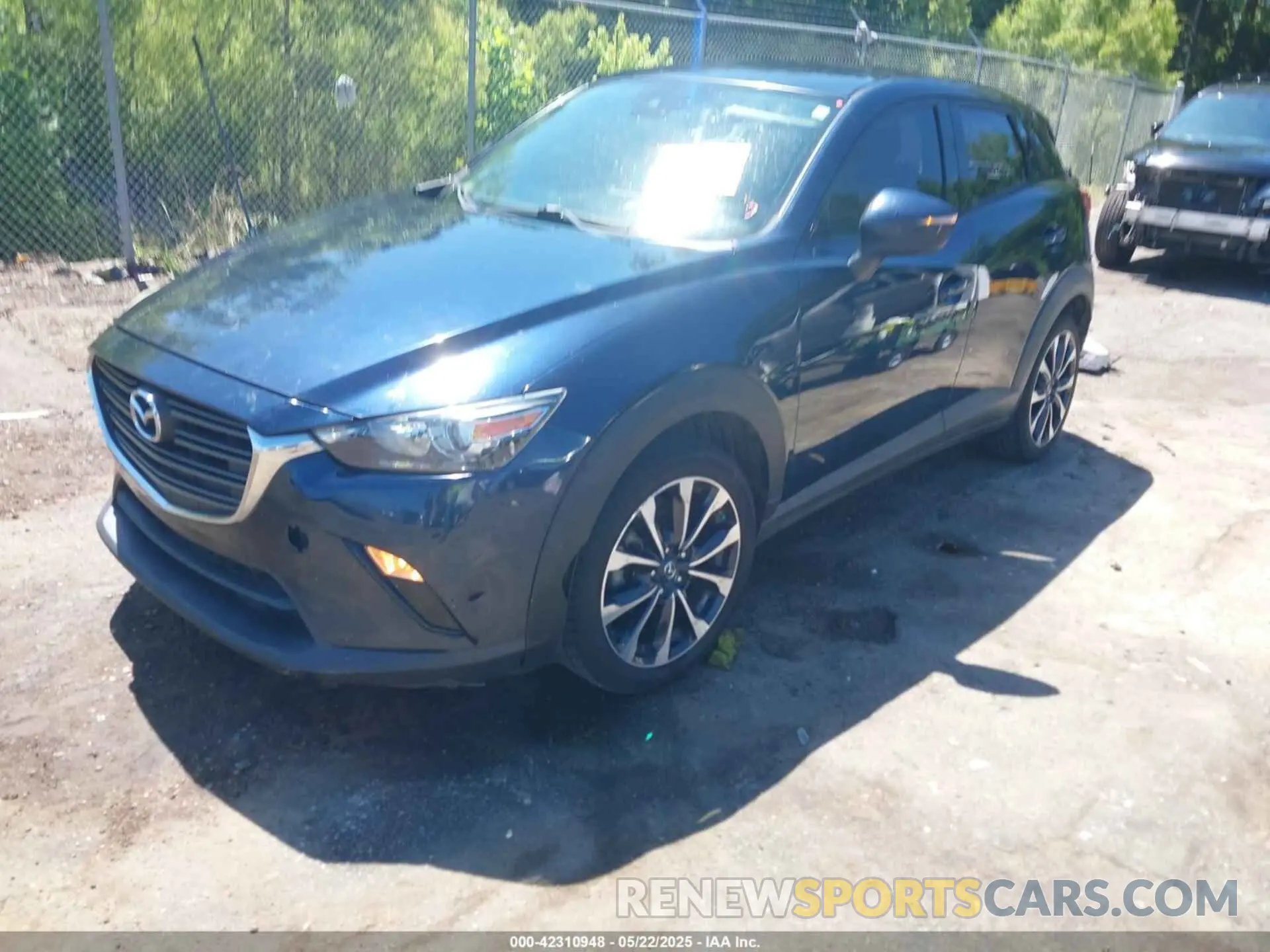 2 fotografías del automóvil dañado JM1DKDC72K0402522 MAZDA CX-3 2019