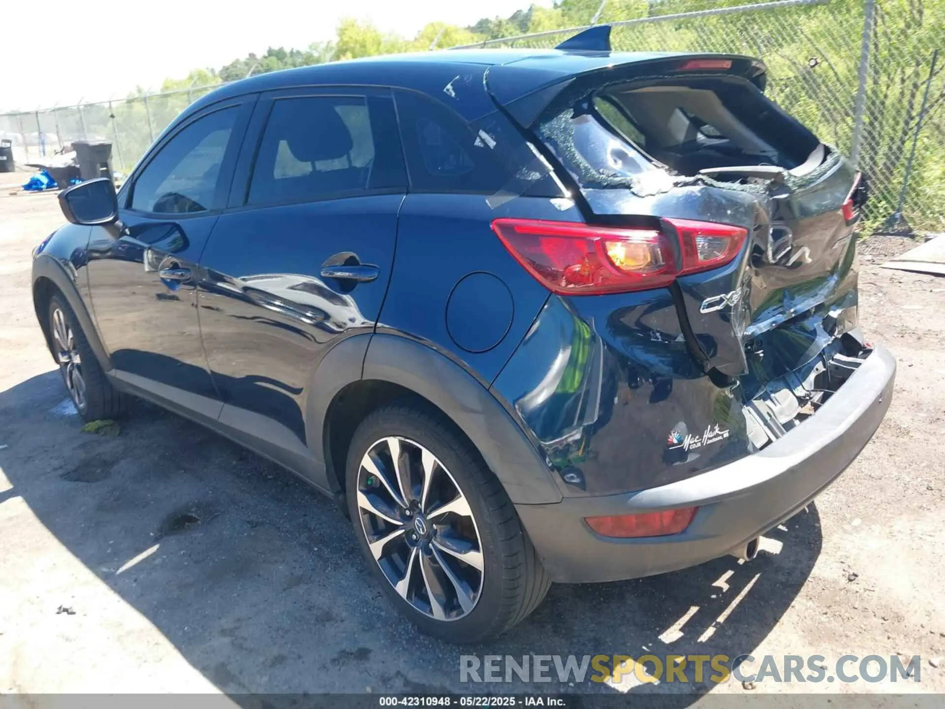 3 fotografías del automóvil dañado JM1DKDC72K0402522 MAZDA CX-3 2019