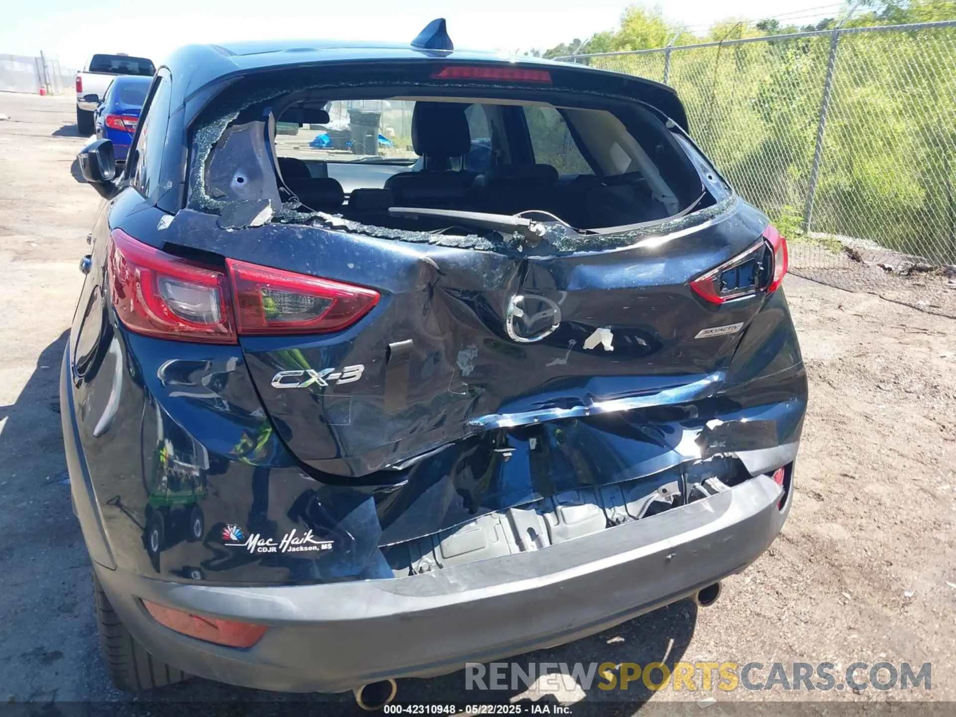 6 fotografías del automóvil dañado JM1DKDC72K0402522 MAZDA CX-3 2019