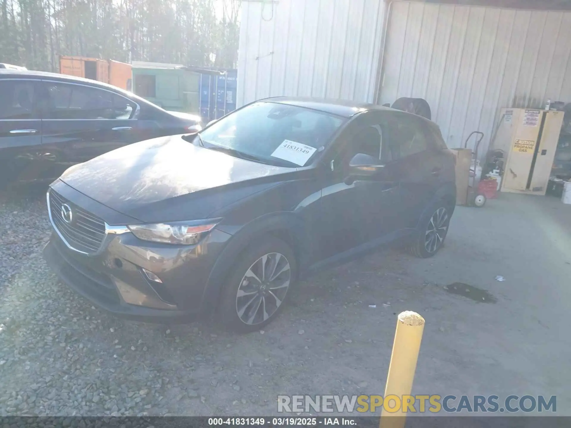 2 fotografías del automóvil dañado JM1DKDC76K0404001 MAZDA CX-3 2019
