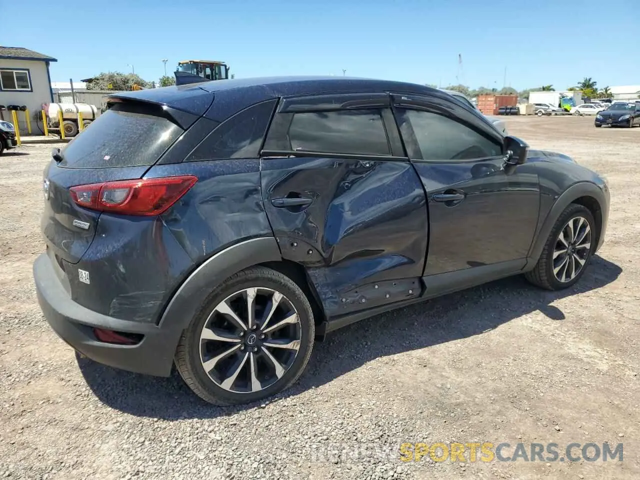 3 fotografías del automóvil dañado JM1DKDC77K0403035 MAZDA CX-3 2019