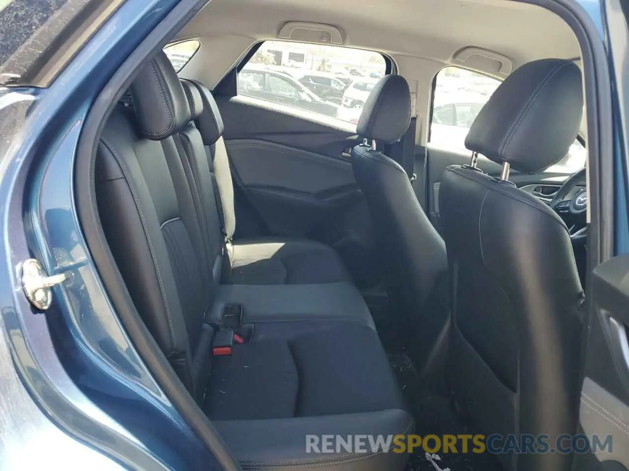 10 fotografías del automóvil dañado JM1DKDC79K0403635 MAZDA CX-3 2019
