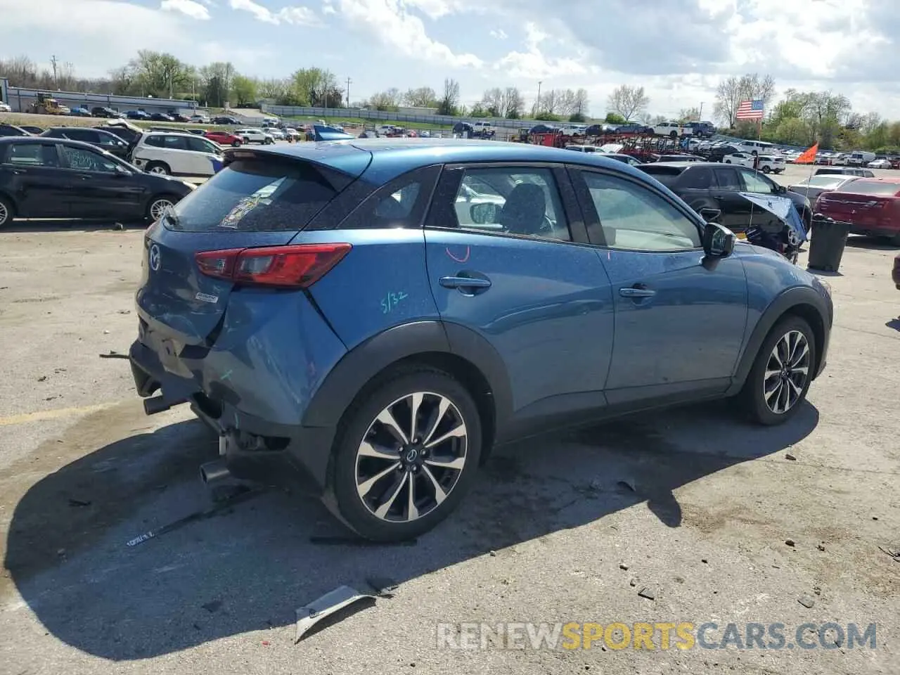 3 fotografías del automóvil dañado JM1DKDC79K0403635 MAZDA CX-3 2019
