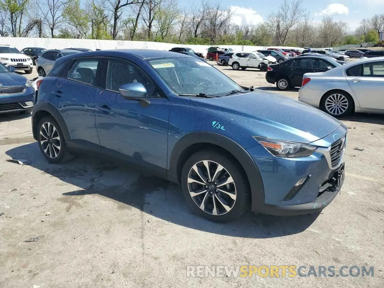 4 fotografías del automóvil dañado JM1DKDC79K0403635 MAZDA CX-3 2019